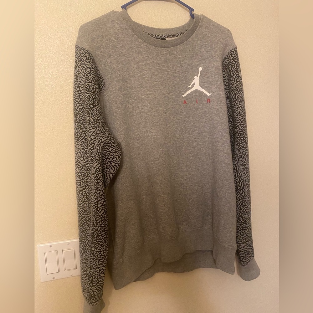 Jordan crew neck elephant print size Large